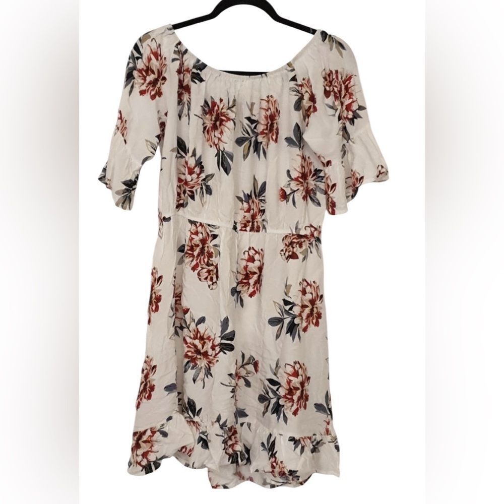 New Look Floral Print Midi Dress in White Red and Gray